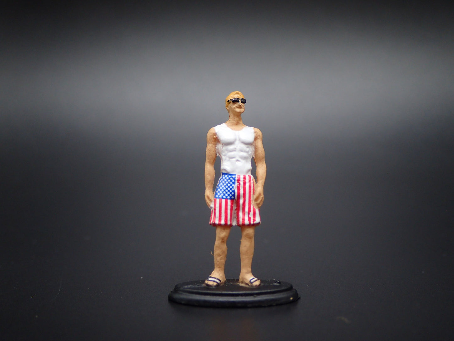 COOK CHEF & USA 4TH OF JULY MUSCLE MAN & CHAIR 1:64 SCALE MODEL DIORAMA FIGURES