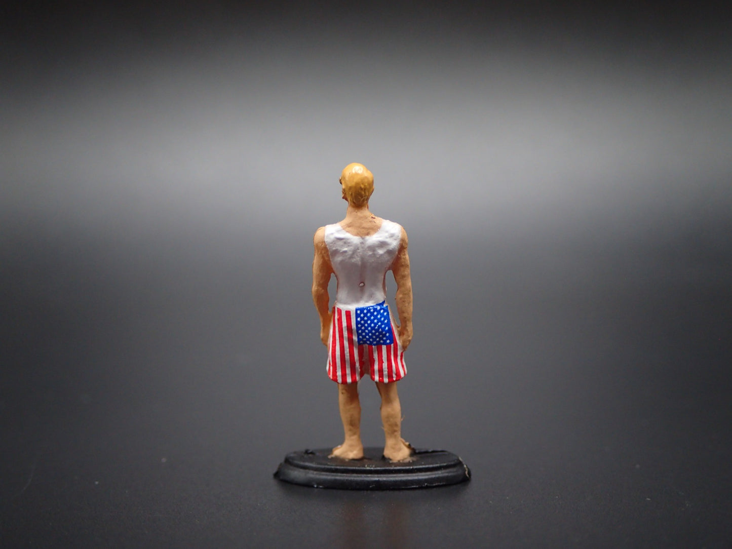 COOK CHEF & USA 4TH OF JULY MUSCLE MAN & CHAIR 1:64 SCALE MODEL DIORAMA FIGURES