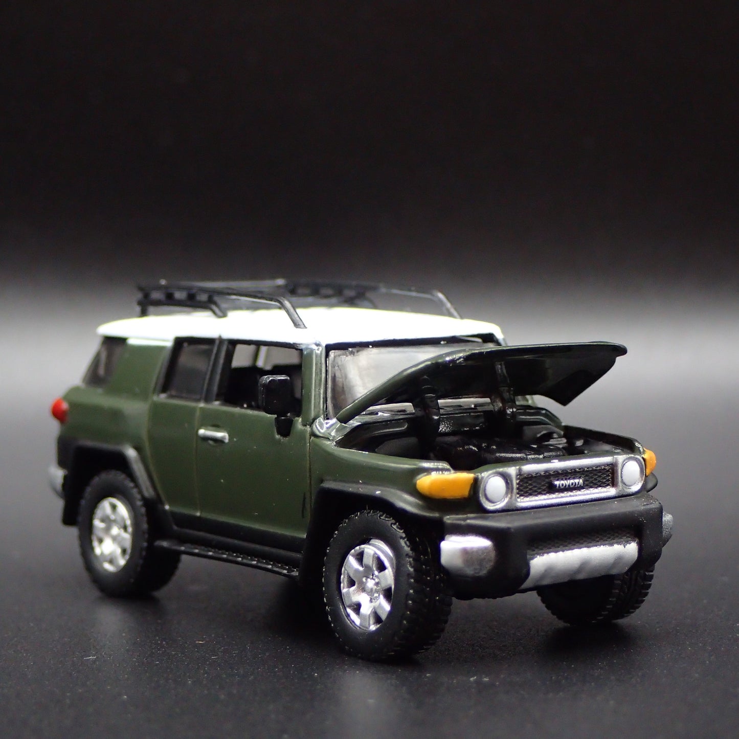 2007-2014 TOYOTA FJ CRUISER SUV w HITCH 1/64 SCALE COLLECTIBLE DIECAST MODEL CAR
