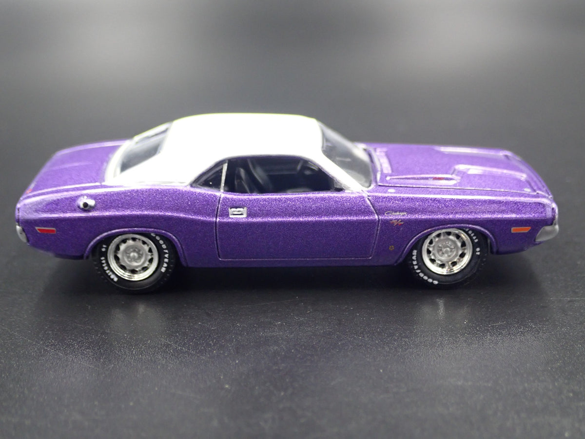 1970 70 DODGE CHALLENGER RARE 1:64 SCALE COLLECTIBLE DIORAMA DIECAST MODEL CAR-Burning Rubber Toy Company