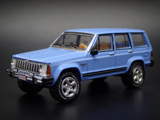 1984-2001 JEEP CHEROKEE LAREDO XJ 4 DOOR 1:64 SCALE DIORAMA DIECAST MODEL CAR