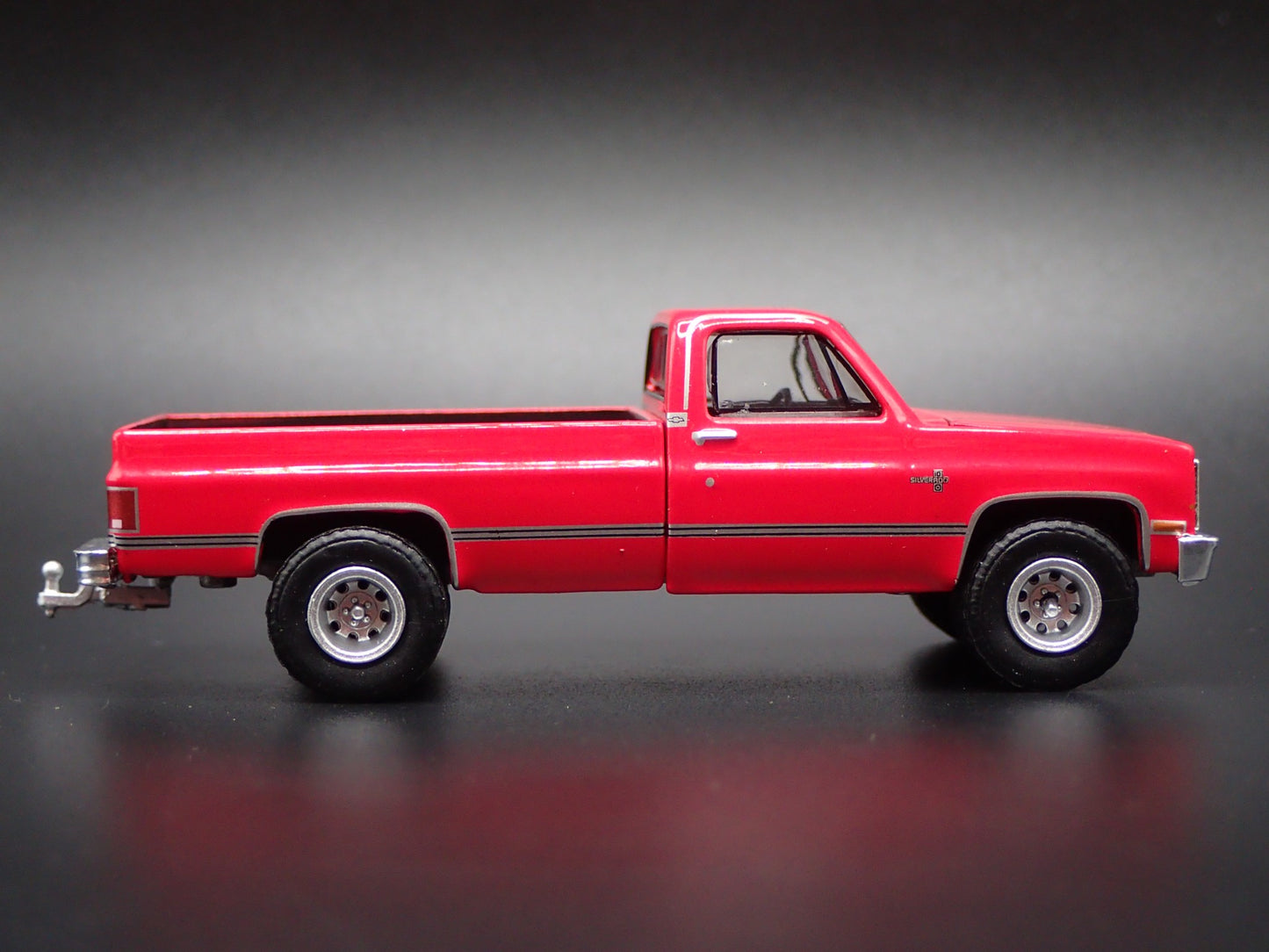 1986 86 CHEVY CHEVROLET PICKUP TRUCK SQUAREBODY 1:64 SCALE DIECAST MODEL CAR