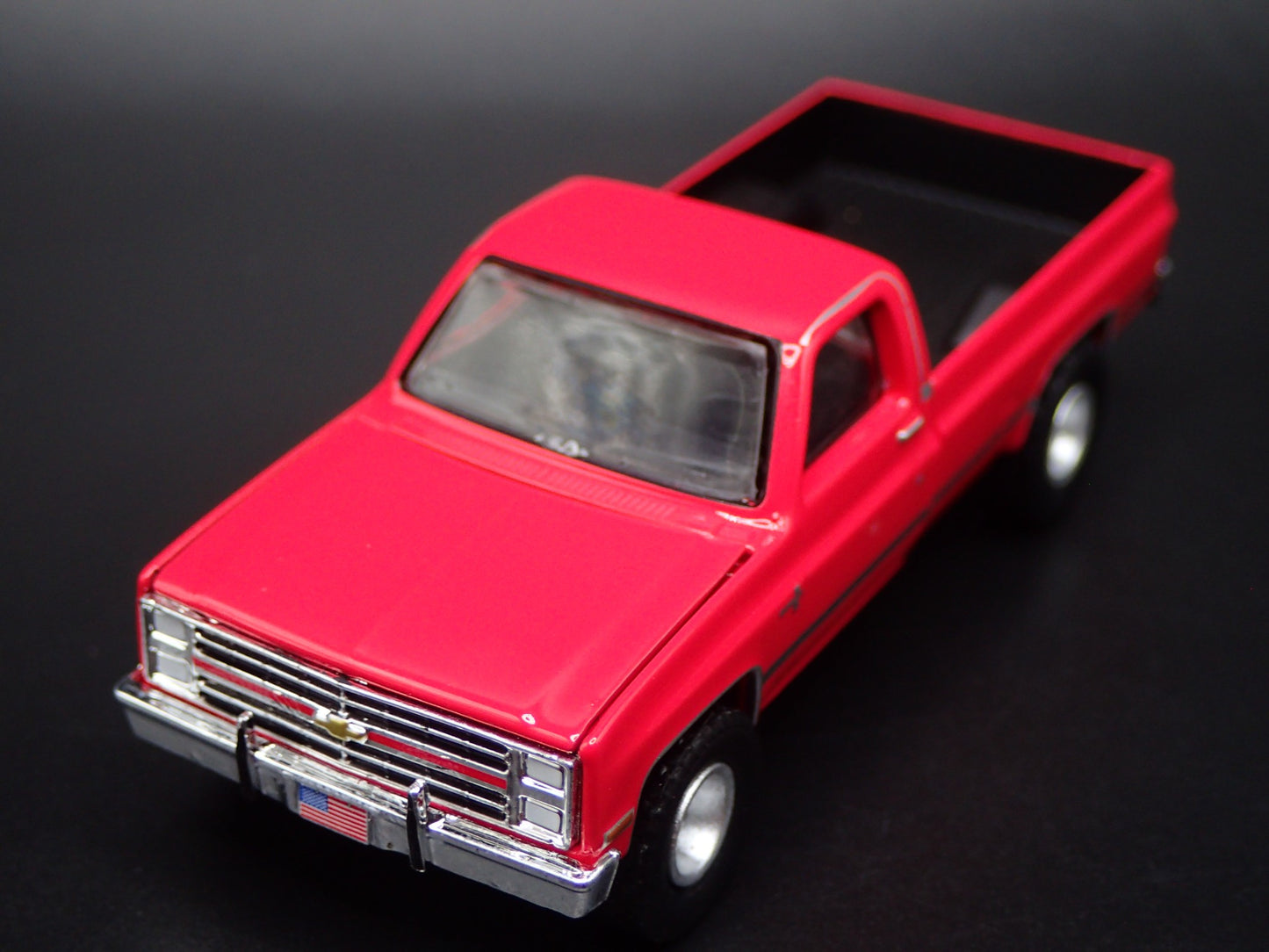 1986 86 CHEVY CHEVROLET PICKUP TRUCK SQUAREBODY 1:64 SCALE DIECAST MODEL CAR