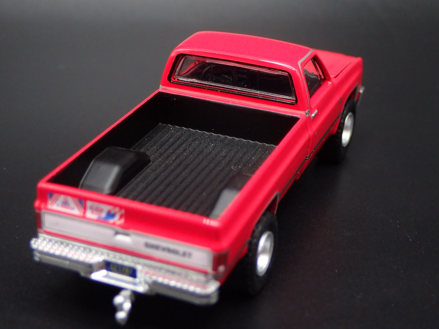 1986 86 CHEVY CHEVROLET PICKUP TRUCK SQUAREBODY 1:64 SCALE DIECAST MODEL CAR