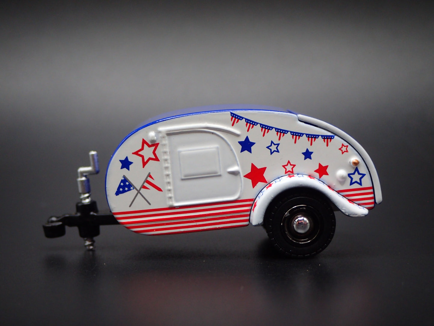 TEARDROP TRAVEL TRAILER CAMPER CANNED HAM 1:64 SCALE DIORAMA DIECAST MODEL CAR