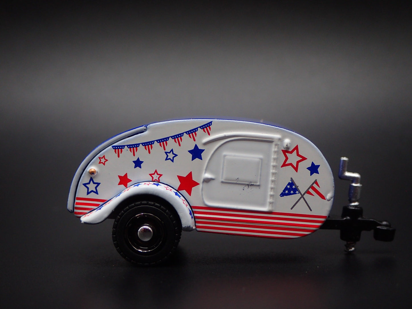 TEARDROP TRAVEL TRAILER CAMPER CANNED HAM 1:64 SCALE DIORAMA DIECAST MODEL CAR