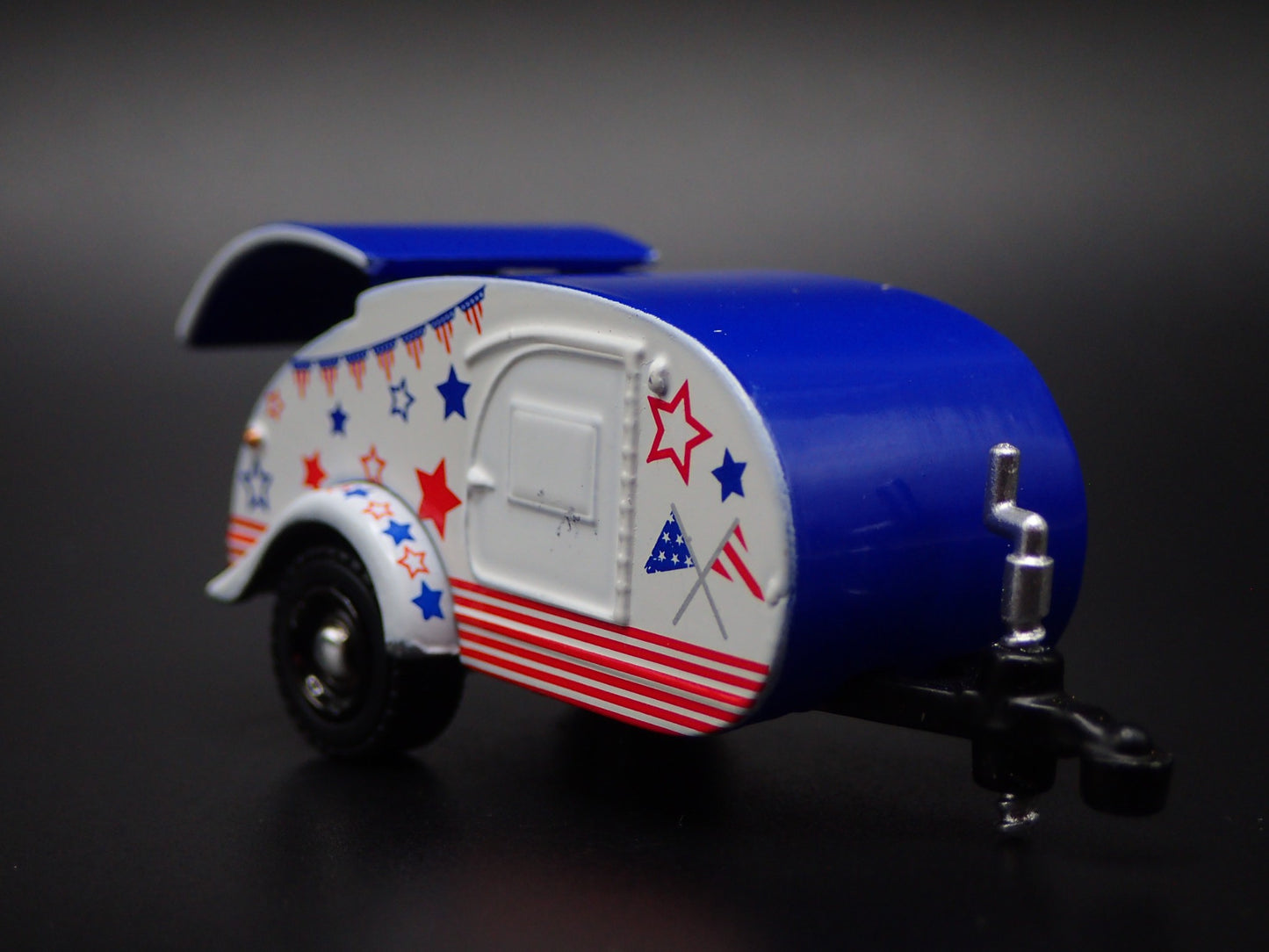 TEARDROP TRAVEL TRAILER CAMPER CANNED HAM 1:64 SCALE DIORAMA DIECAST MODEL CAR