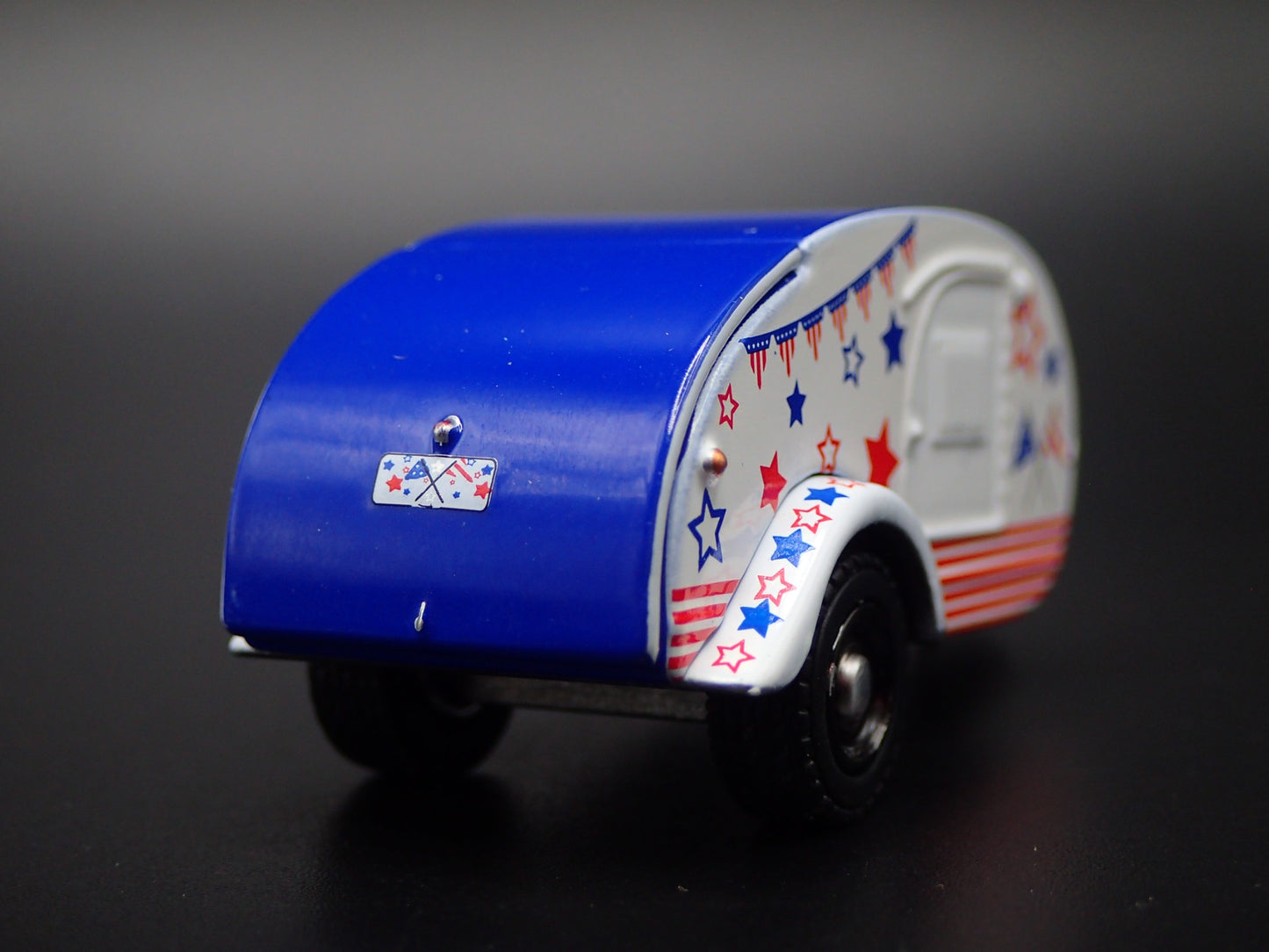TEARDROP TRAVEL TRAILER CAMPER CANNED HAM 1:64 SCALE DIORAMA DIECAST MODEL CAR