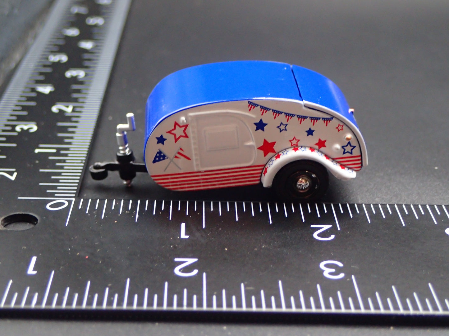 TEARDROP TRAVEL TRAILER CAMPER CANNED HAM 1:64 SCALE DIORAMA DIECAST MODEL CAR