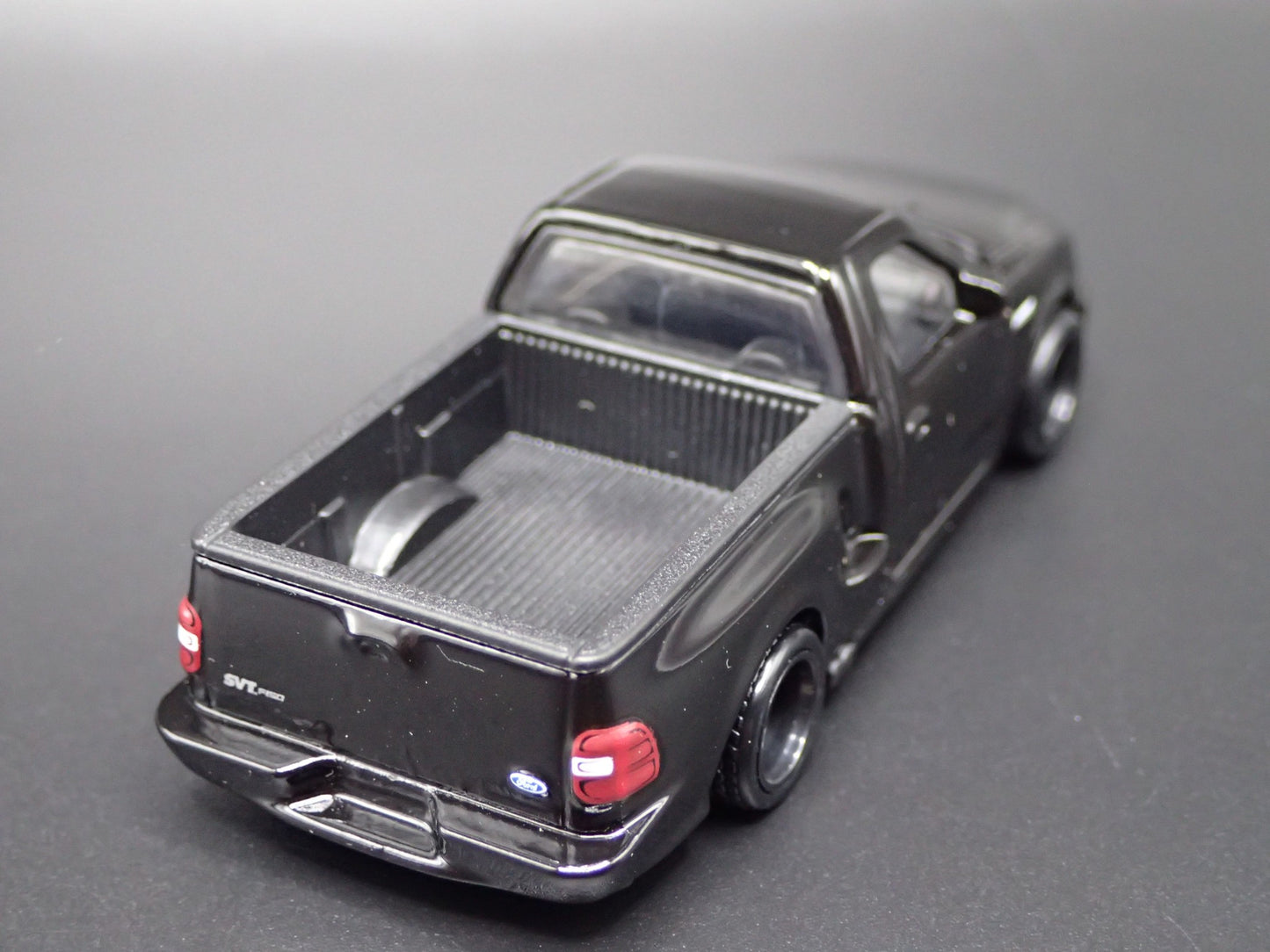 1999-2004 FORD SVT F150 LIGHTNING PICKUP TRUCK BLK 1:64 SCALE DIECAST MODEL CAR