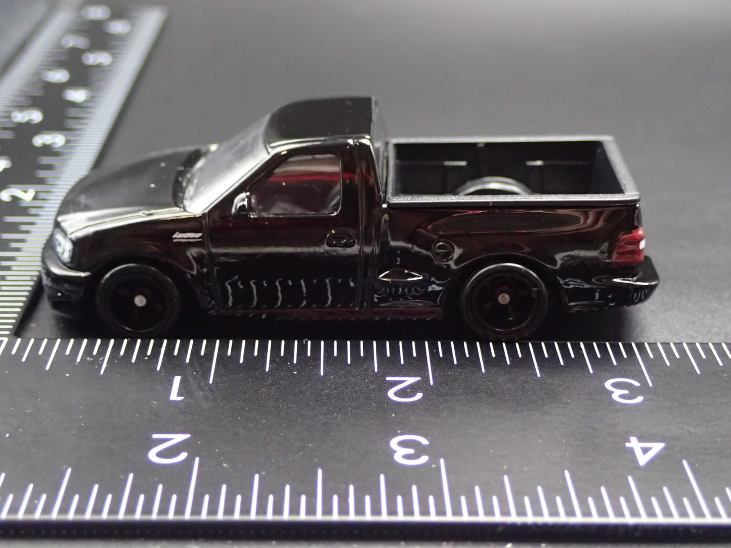 1999-2004 FORD SVT F150 LIGHTNING PICKUP TRUCK BLK 1:64 SCALE DIECAST MODEL CAR