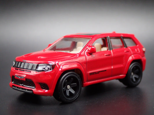 2018-2021 JEEP GRAND CHEROKEE TRACKHAWK RED 1:64 SCALE DIORAMA DIECAST MODEL CAR