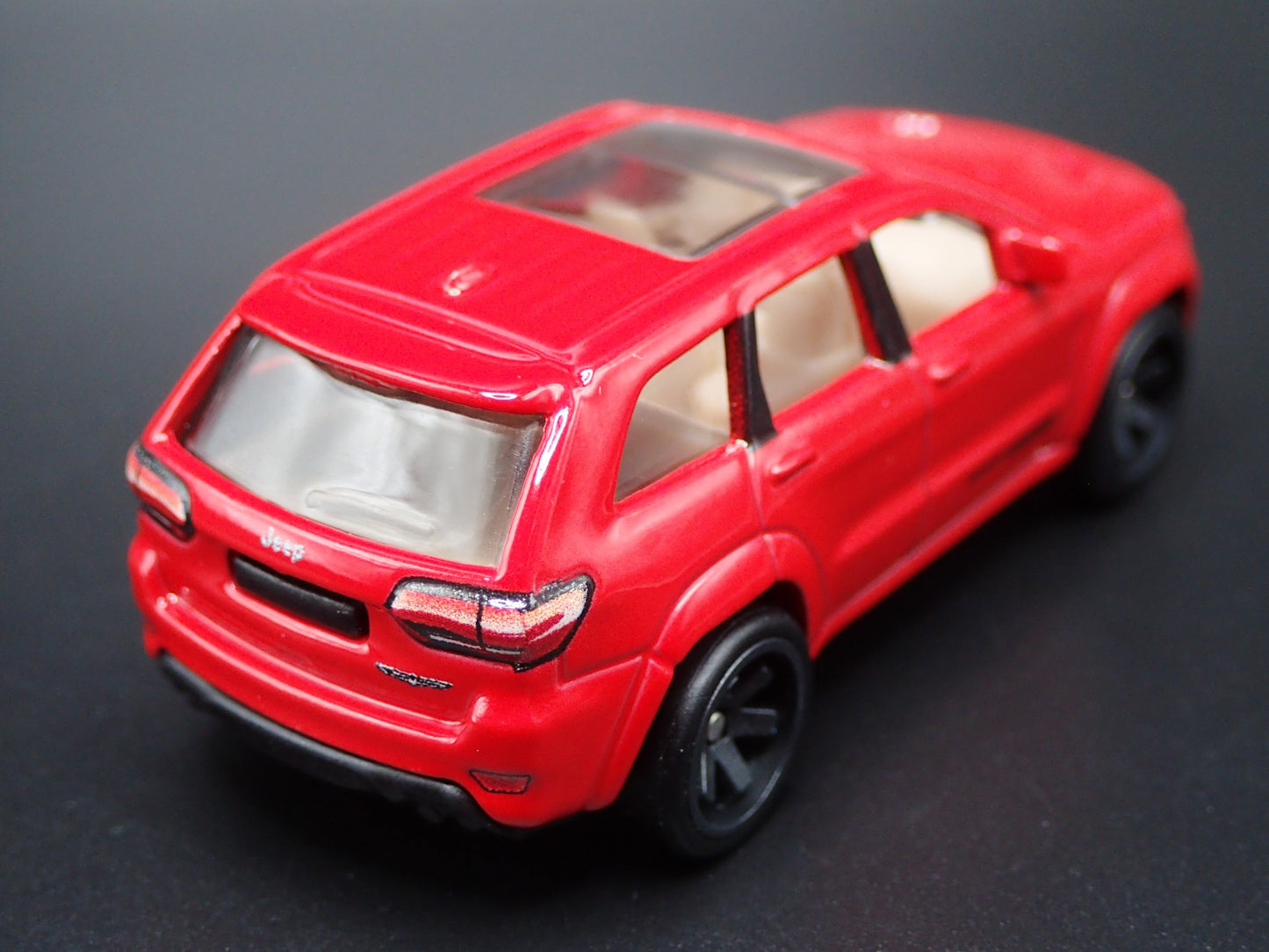 2018-2021 JEEP GRAND CHEROKEE TRACKHAWK RED 1:64 SCALE DIORAMA DIECAST MODEL CAR