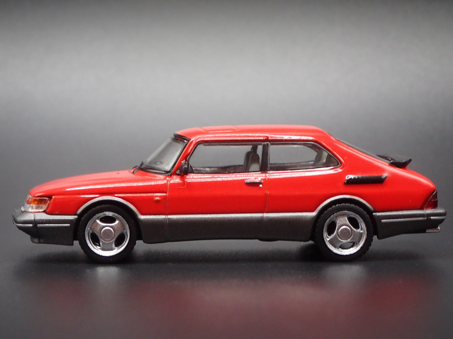 1978-1998 SAAB 900 TURBO RED 1/64 SCALE COLLECTIBLE DIORAMA DIECAST MODEL CAR