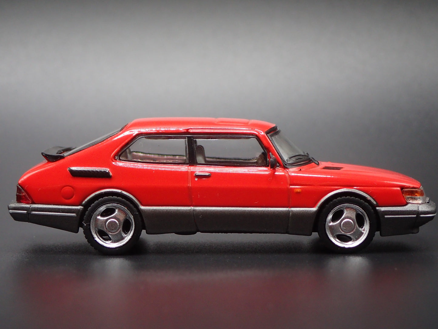 1978-1998 SAAB 900 TURBO RED 1/64 SCALE COLLECTIBLE DIORAMA DIECAST MODEL CAR