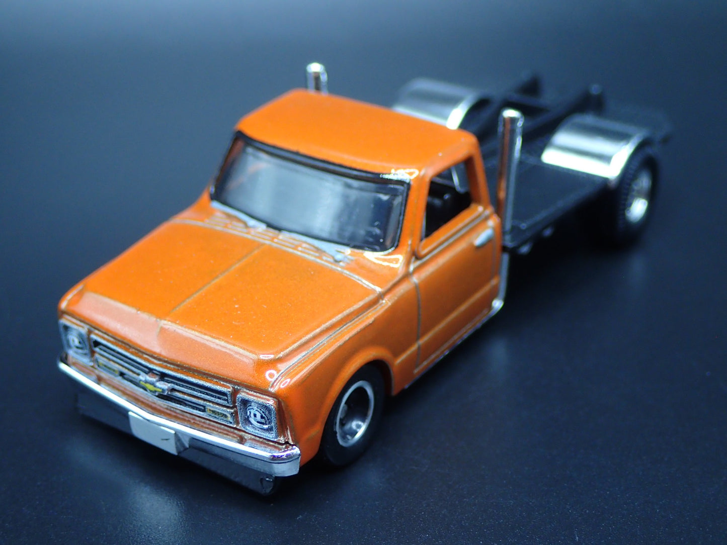 1967 67 CHEVY CHEVROLET C10 PICKUP TRUCK 1:64 SCALE DIORAMA DIECAST MODEL CAR