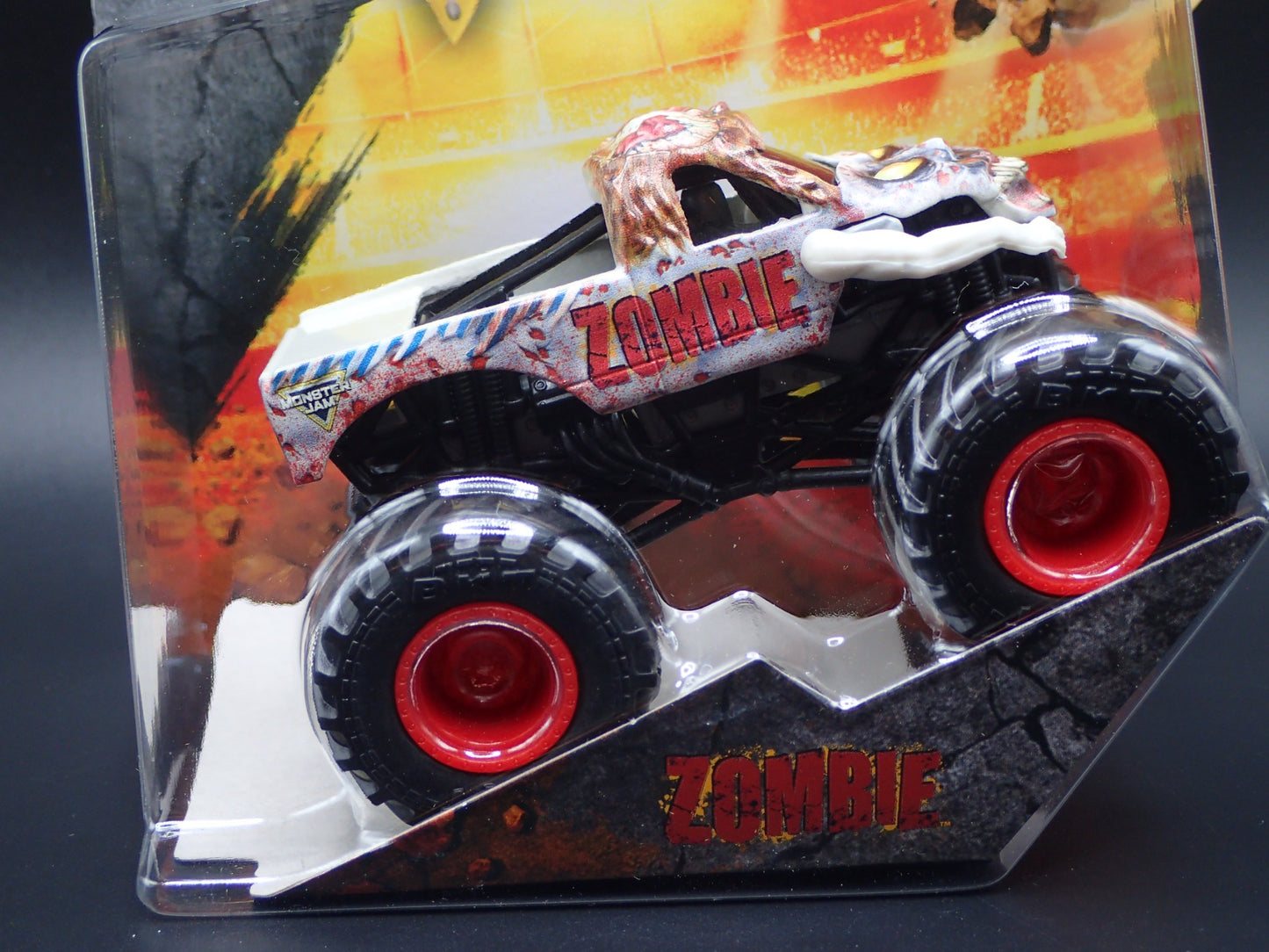 2025 SPIN MASTER MONSTER JAM TRUCK ZOMBIE w HANDS LEGACY TRUCKS SERIES 43