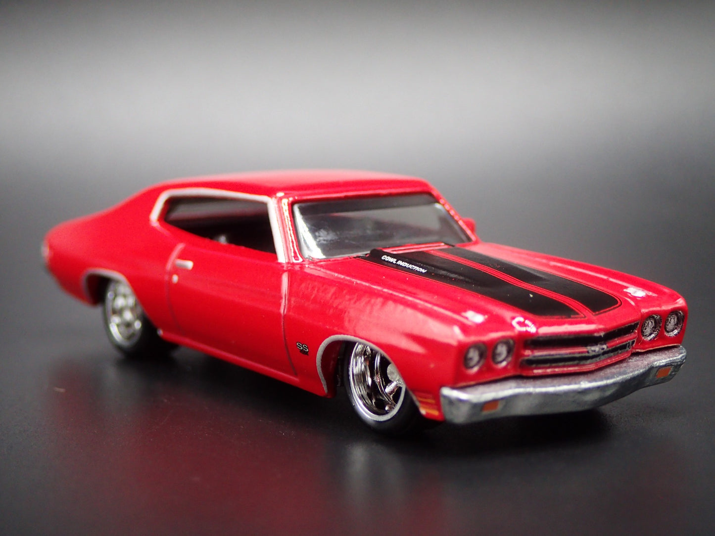1970 70 CHEVY CHEVROLET CHEVELLE SS RED 1:64 SCALE DIORAMA DIECAST MODEL CAR