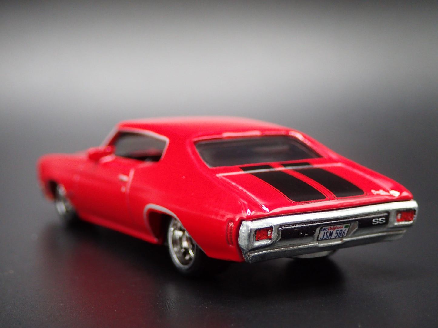 1970 70 CHEVY CHEVROLET CHEVELLE SS RED 1:64 SCALE DIORAMA DIECAST MODEL CAR