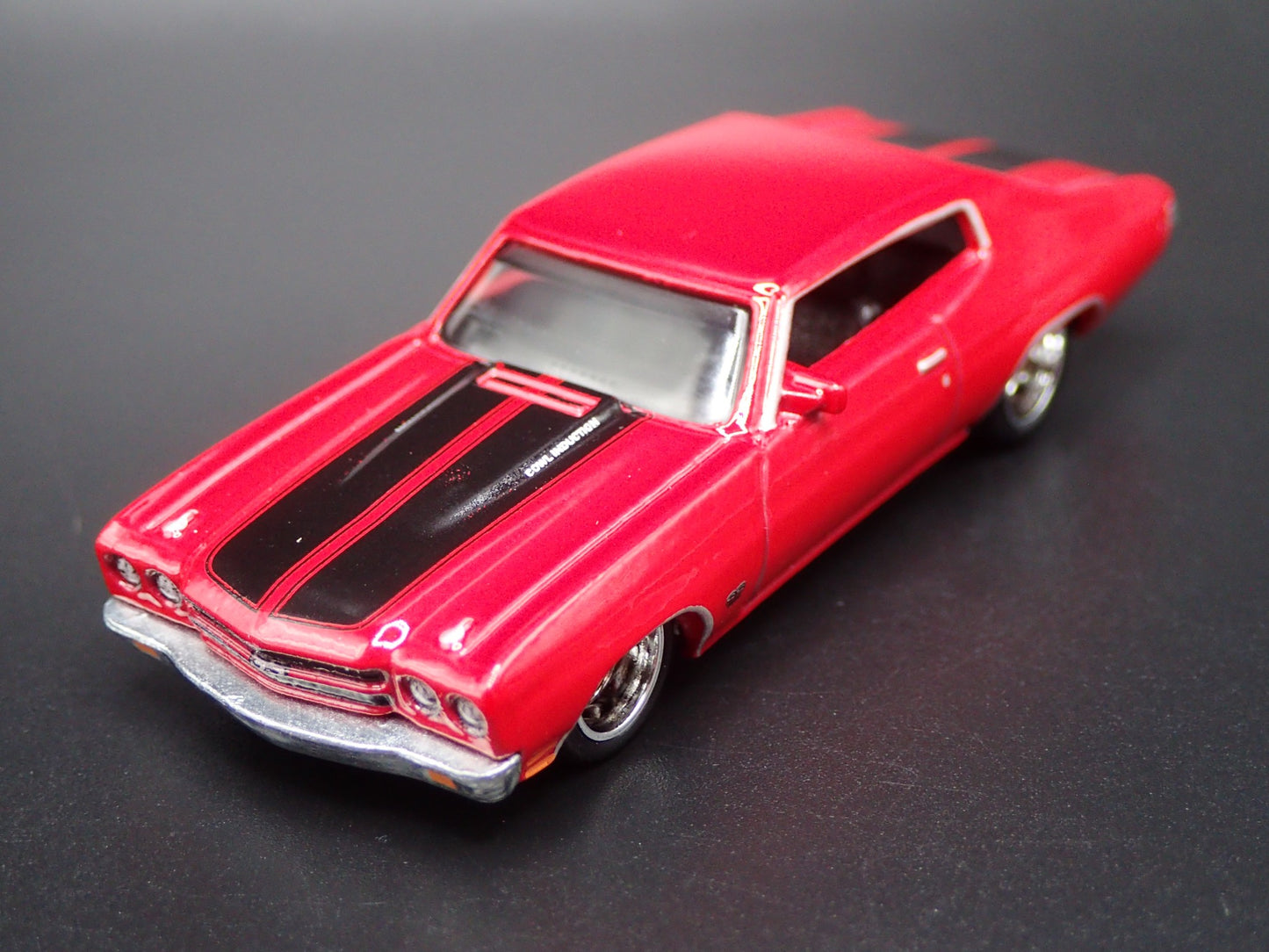 1970 70 CHEVY CHEVROLET CHEVELLE SS RED 1:64 SCALE DIORAMA DIECAST MODEL CAR
