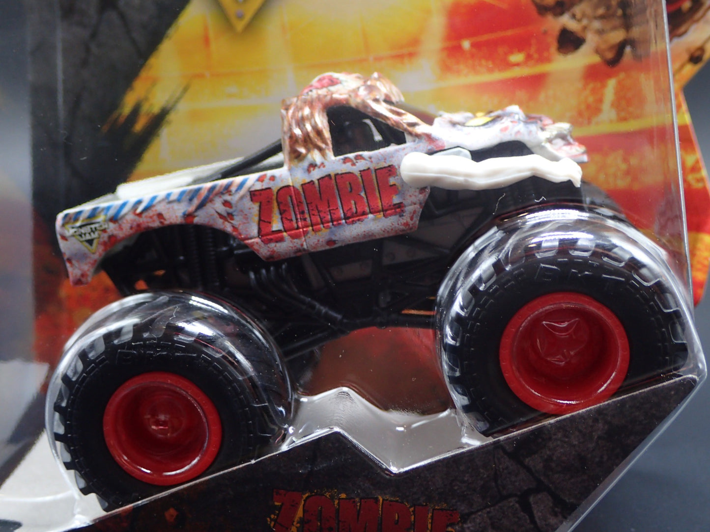 2025 SPIN MASTER MONSTER JAM TRUCK ZOMBIE w HANDS LEGACY TRUCKS SERIES 43