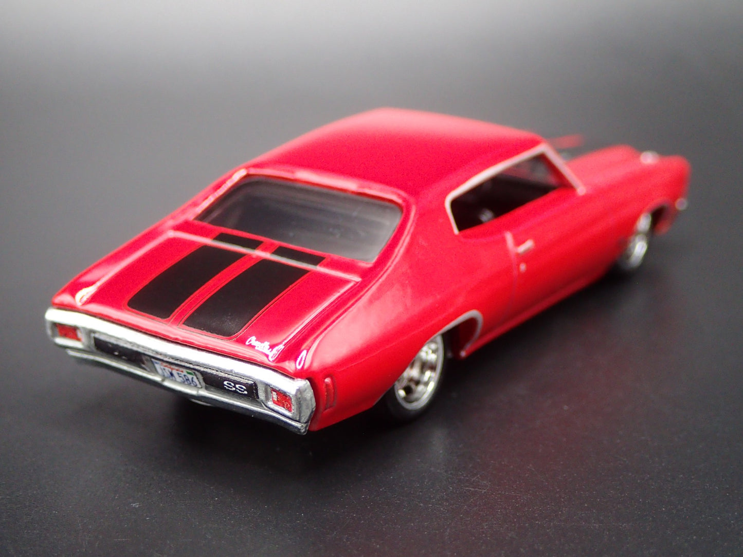 1970 70 CHEVY CHEVROLET CHEVELLE SS RED 1:64 SCALE DIORAMA DIECAST MODEL CAR