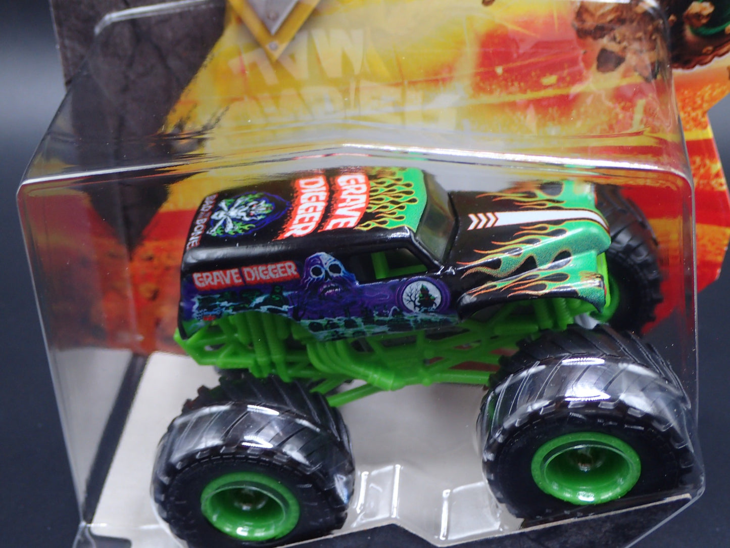 2025 SPIN MASTER MONSTER JAM TRUCK GRAVE DIGGER LEGACY TRUCKS SERIES 43