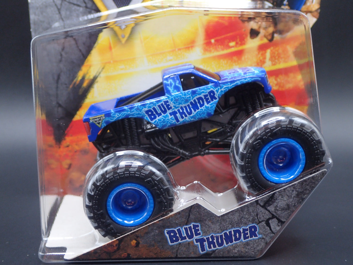 2025 SPIN MASTER MONSTER JAM TRUCK BLUE THUNDER LEGACY TRUCKS SERIES 43