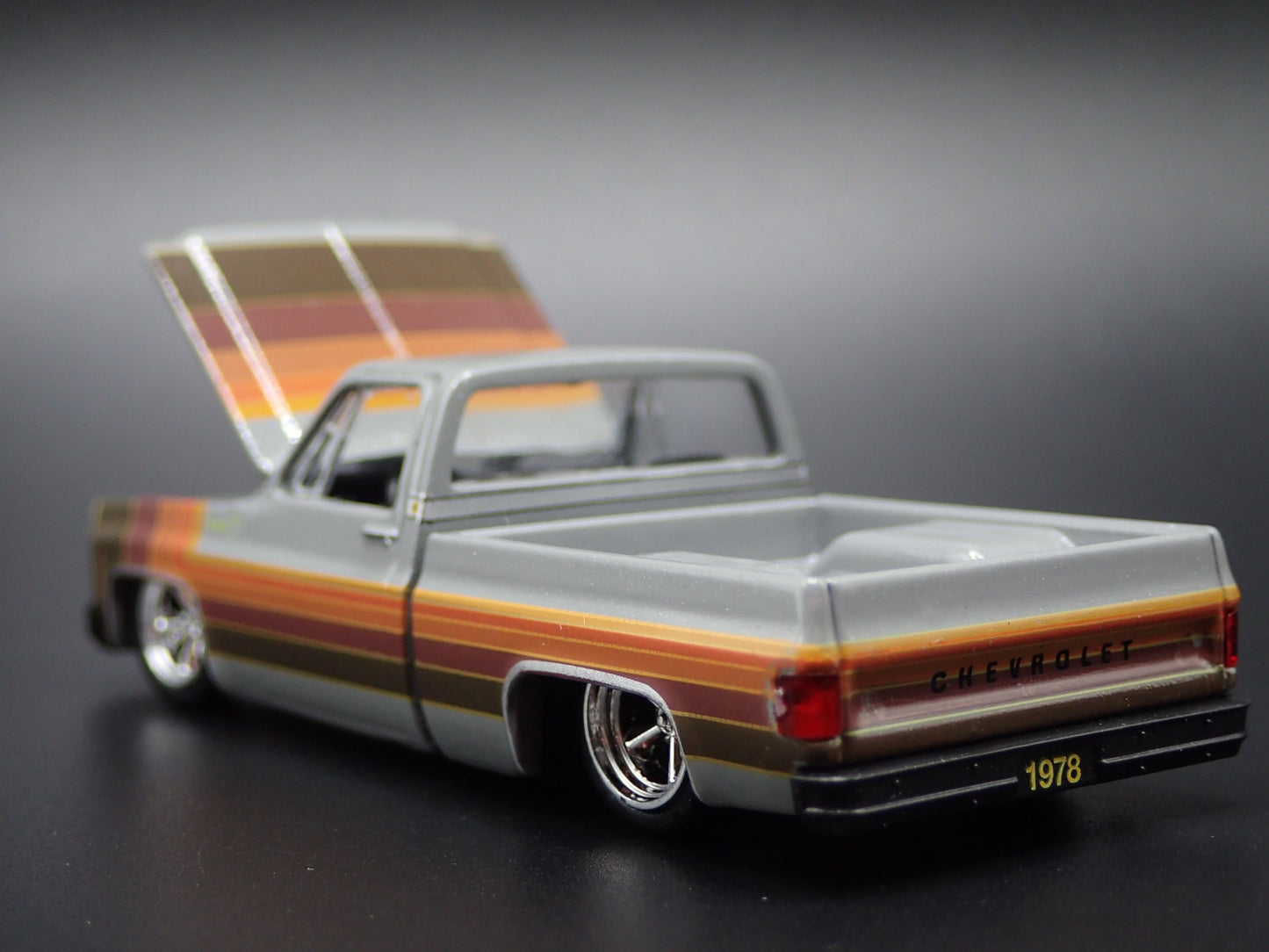 1978 CHEVY CHEVROLET C10 SILVERADO SQUAREBODY TRUCK GRAY 1/64 DIECAST MODEL CAR