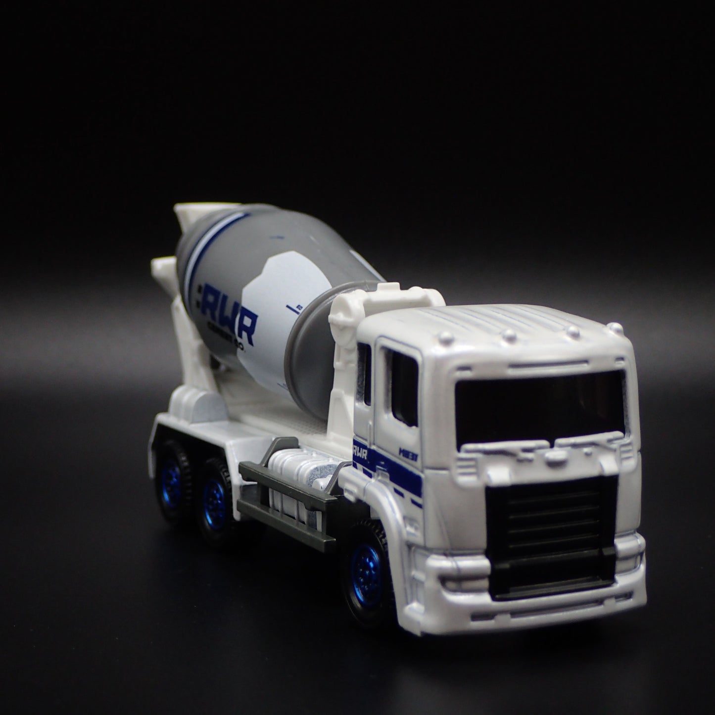 CEMENT MIXER CONSTRUCTION VEHICLE TRUCK 1:64 MB SCALE DIORAMA DIECAST MODEL CAR