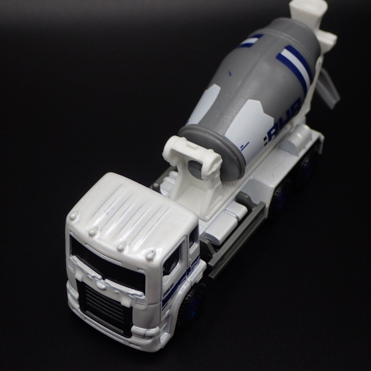 CEMENT MIXER CONSTRUCTION VEHICLE TRUCK 1:64 MB SCALE DIORAMA DIECAST MODEL CAR