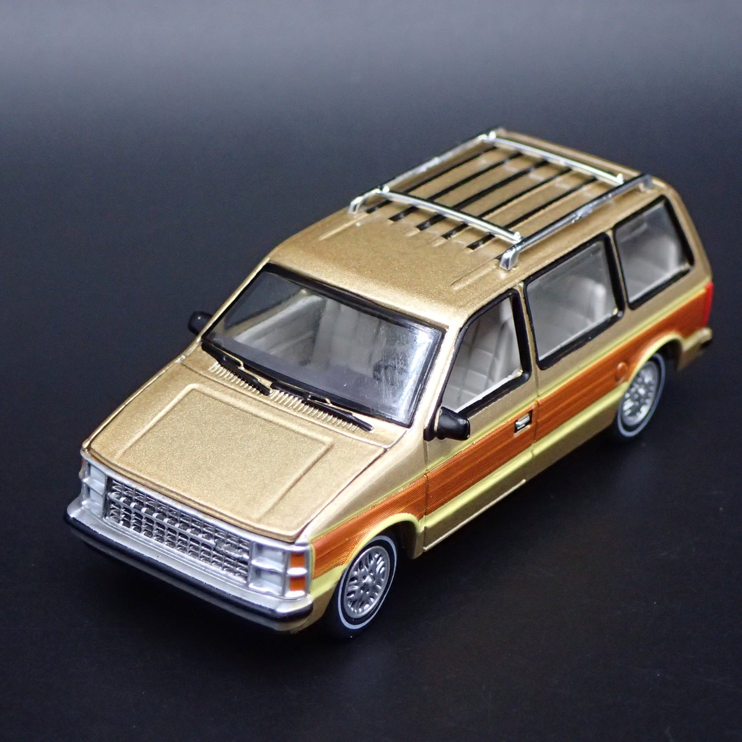 1984-1990 DODGE CARAVAN RARE 1/64 SCALE COLLECTIBLE DIORAMA DIECAST MODEL CAR