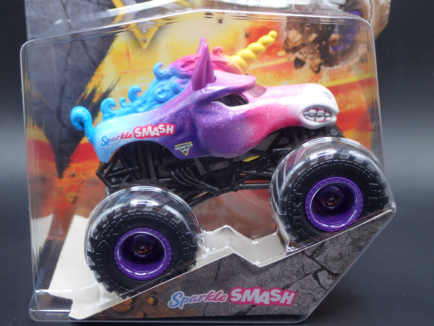 2025 SPIN MASTER MONSTER JAM TRUCK SPARKLE SMASH UNICORN LEGACY TRUCKS SERIES 43