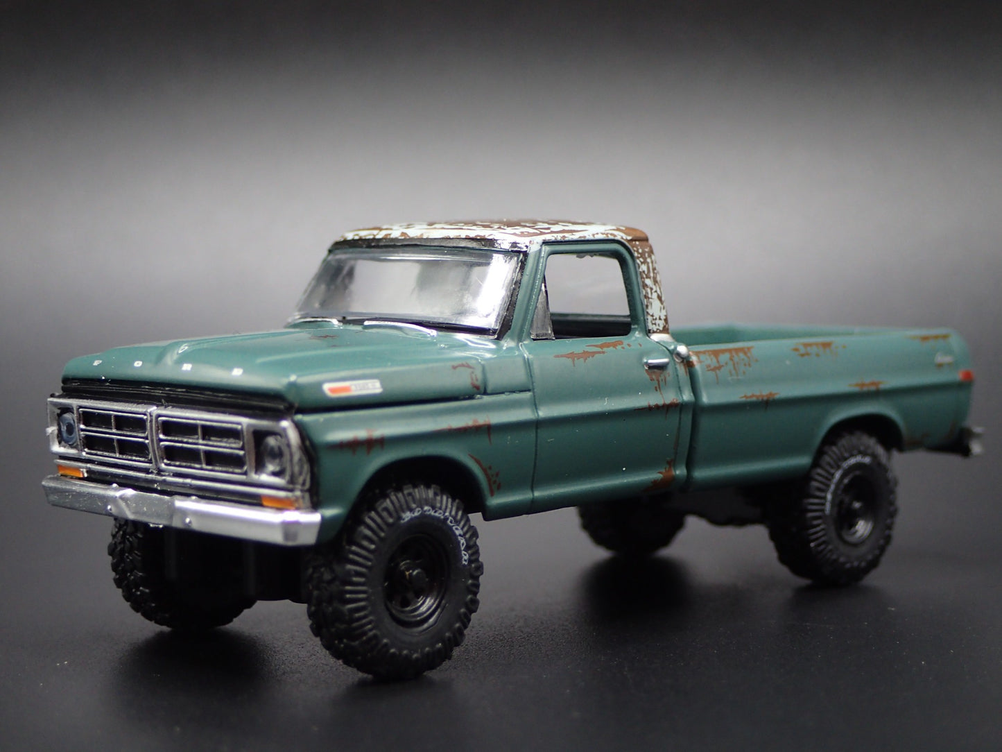 1972 72 FORD F250 CUSTOM 4X4 PICKUP TRUCK 1/64 SCALE DIORAMA DIECAST MODEL CAR