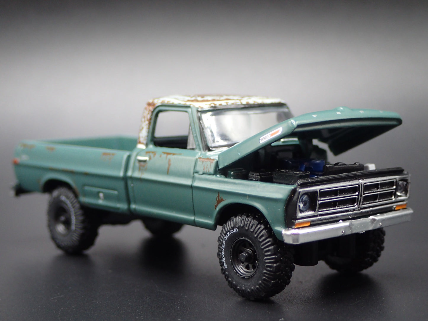1972 72 FORD F250 CUSTOM 4X4 PICKUP TRUCK 1/64 SCALE DIORAMA DIECAST MODEL CAR
