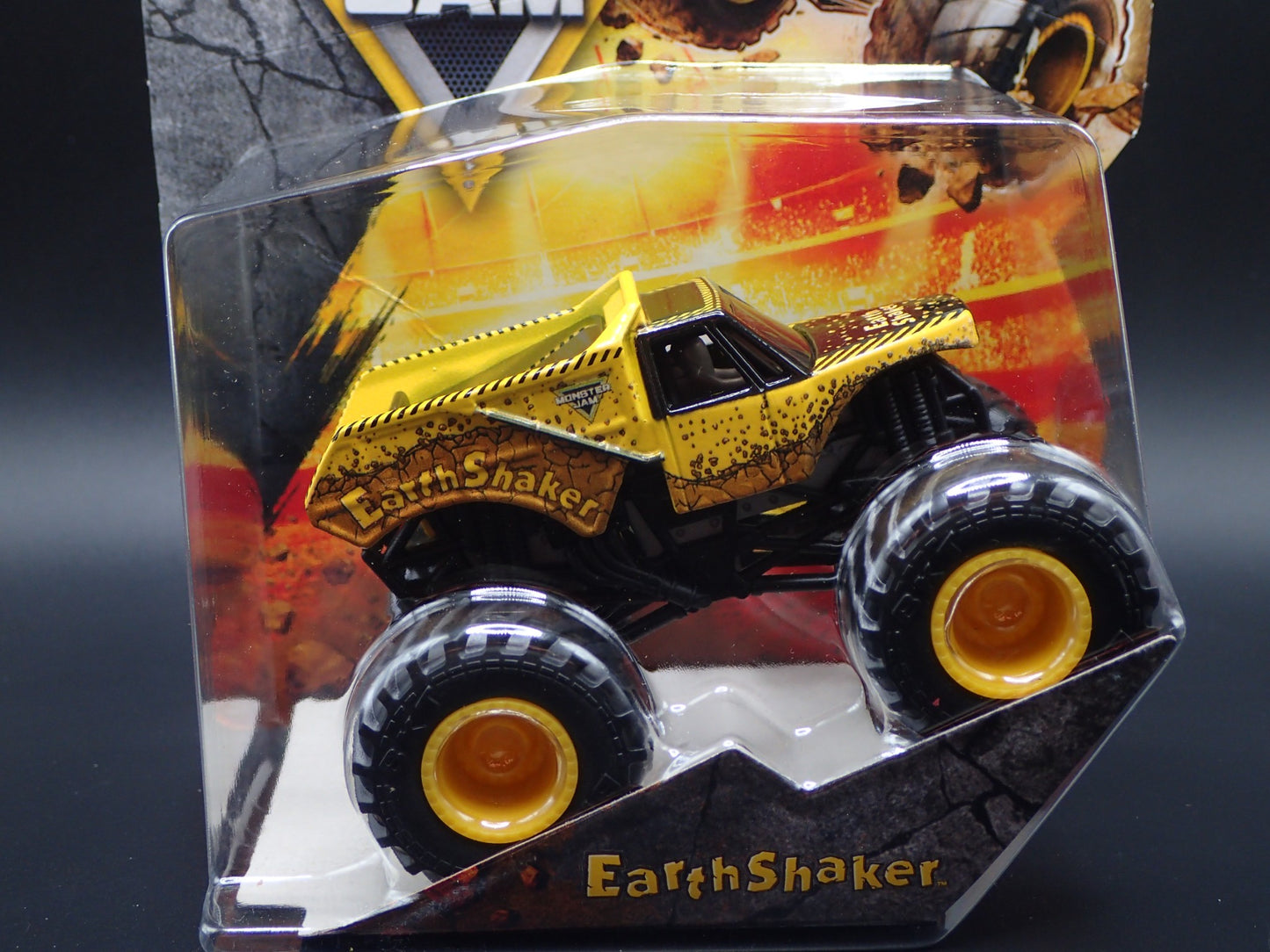2025 SPIN MASTER MONSTER JAM TRUCK EARTH SHAKER DUMP LEGACY TRUCKS SERIES 43