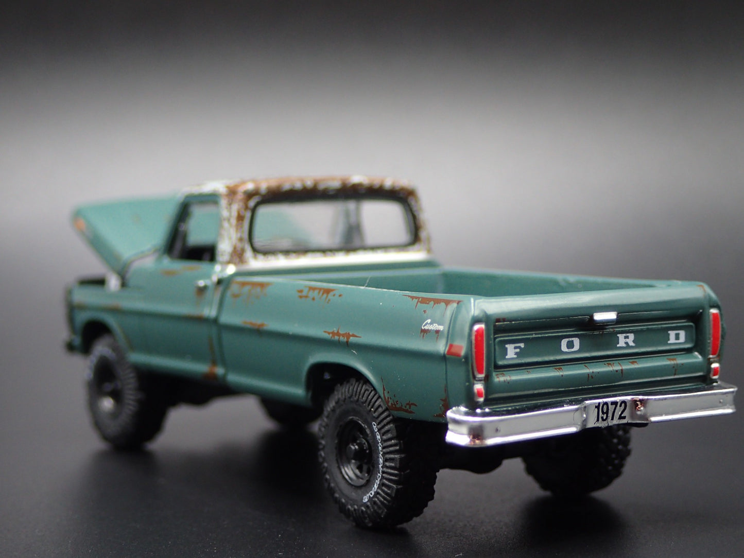 1972 72 FORD F250 CUSTOM 4X4 PICKUP TRUCK 1/64 SCALE DIORAMA DIECAST MODEL CAR