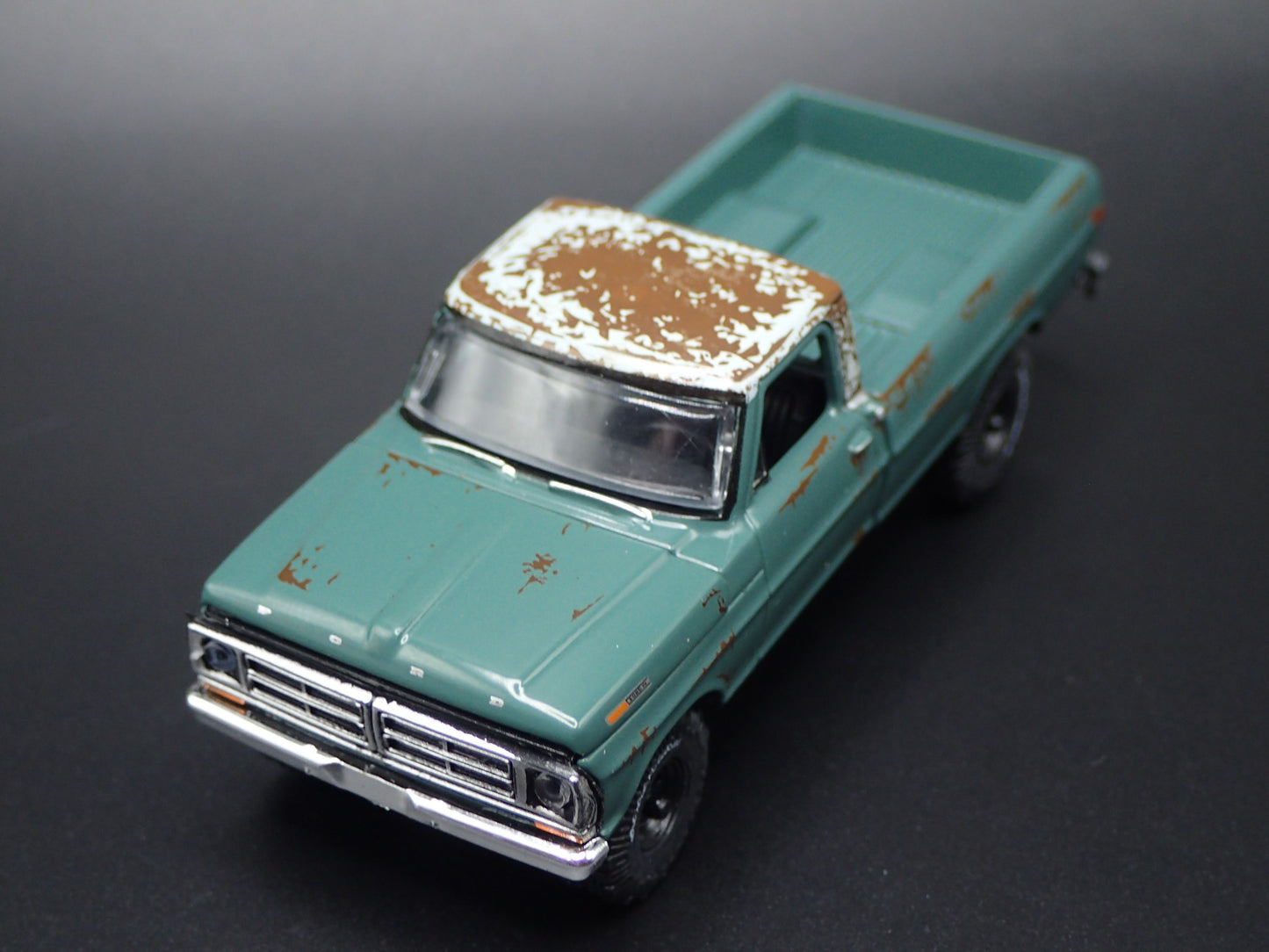 1972 72 FORD F250 CUSTOM 4X4 PICKUP TRUCK 1/64 SCALE DIORAMA DIECAST MODEL CAR