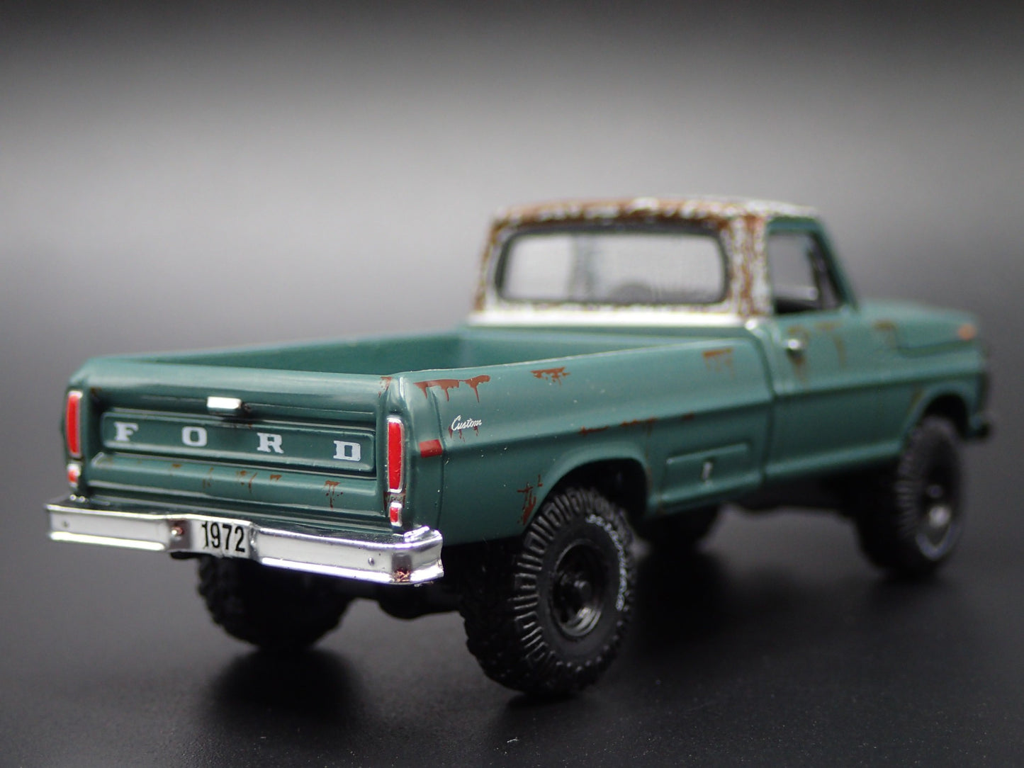1972 72 FORD F250 CUSTOM 4X4 PICKUP TRUCK 1/64 SCALE DIORAMA DIECAST MODEL CAR