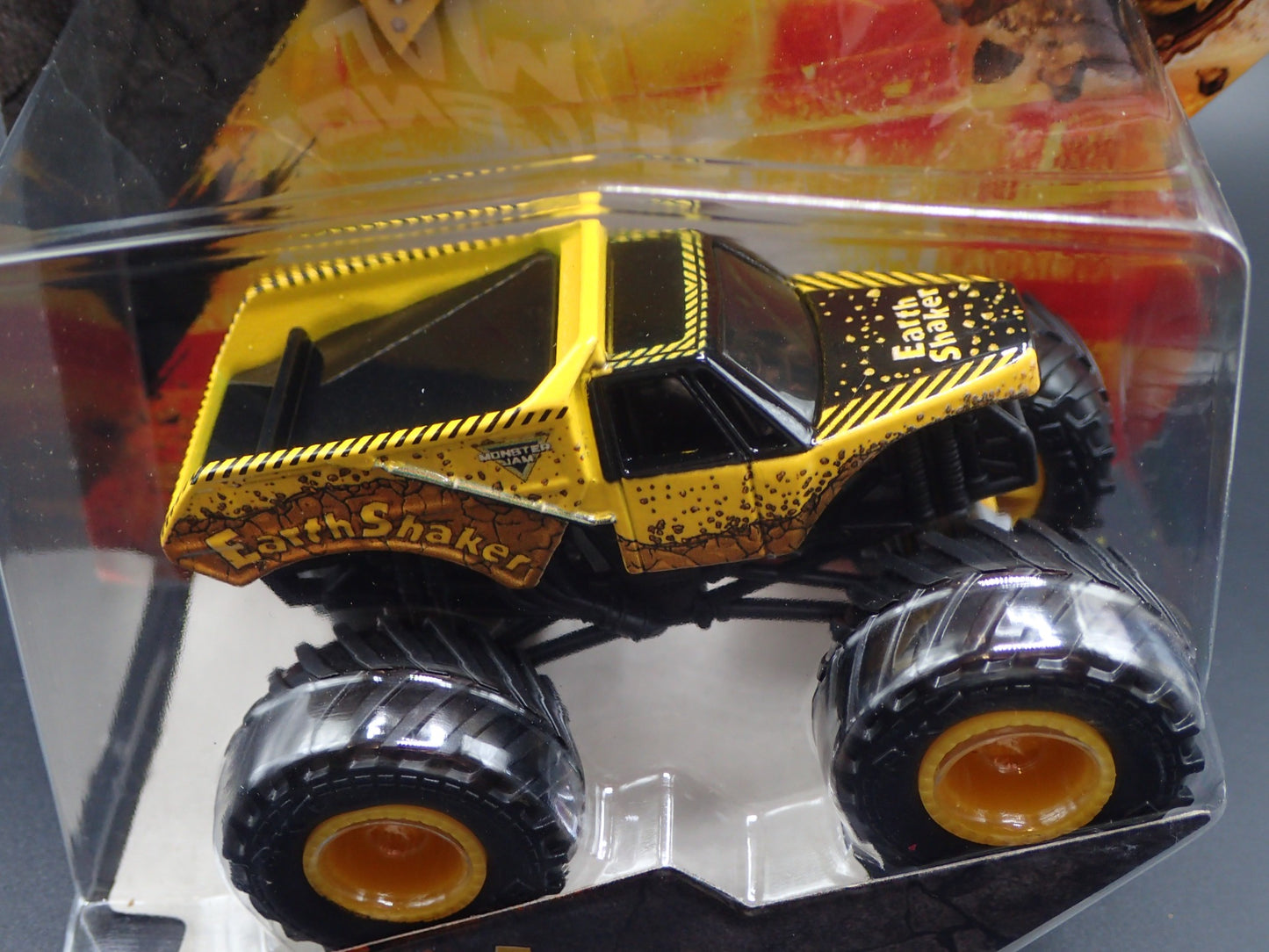 2025 SPIN MASTER MONSTER JAM TRUCK EARTH SHAKER DUMP LEGACY TRUCKS SERIES 43