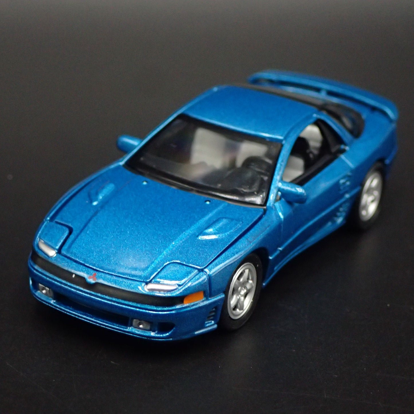 1990-2000 MITSUBISHI GTO 3000GT 1:64 SCALE COLLECTIBLE DIORAMA DIECAST MODEL CAR