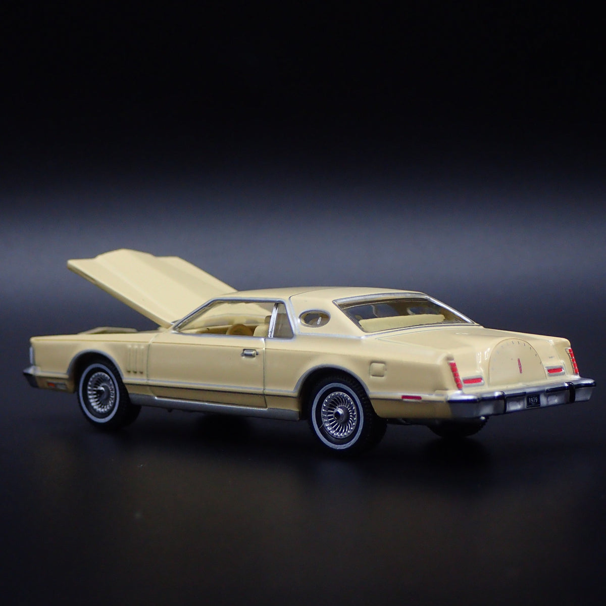 1979 79 LINCOLN CONTINENTAL MARK V RARE 1:64 SCALE DIORAMA DIECAST MODEL CAR-Burning Rubber Toy Company