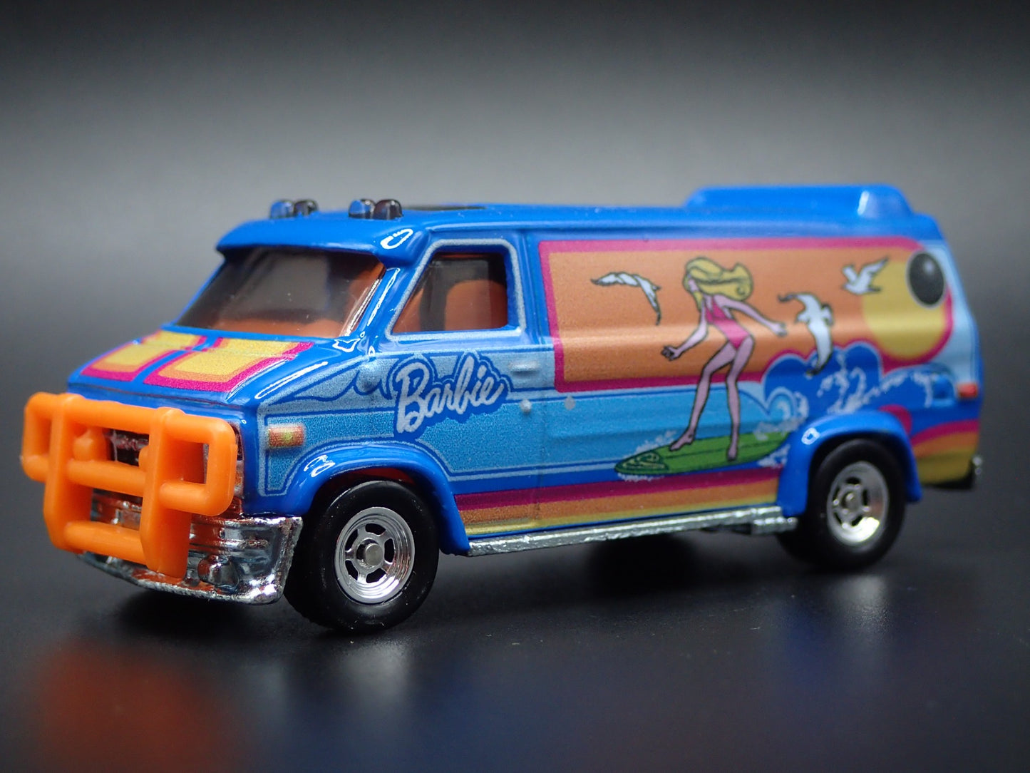 1983 83 GMC VANDURA PANEL VAN BARBIE SURF 1/64 SCALE DIORAMA DIECAST MODEL CAR