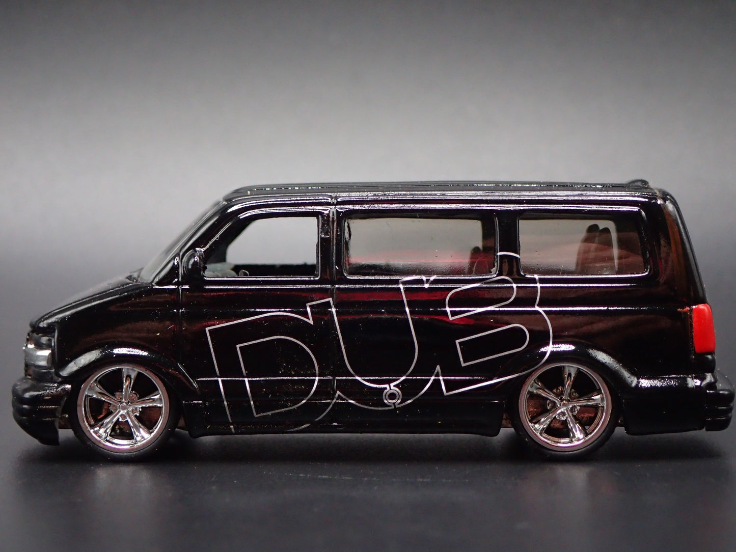 1995-2005 CHEVY CHEVROLET ASTRO VAN 1:64 SCALE COLLECTIBLE DIECAST MODEL CAR