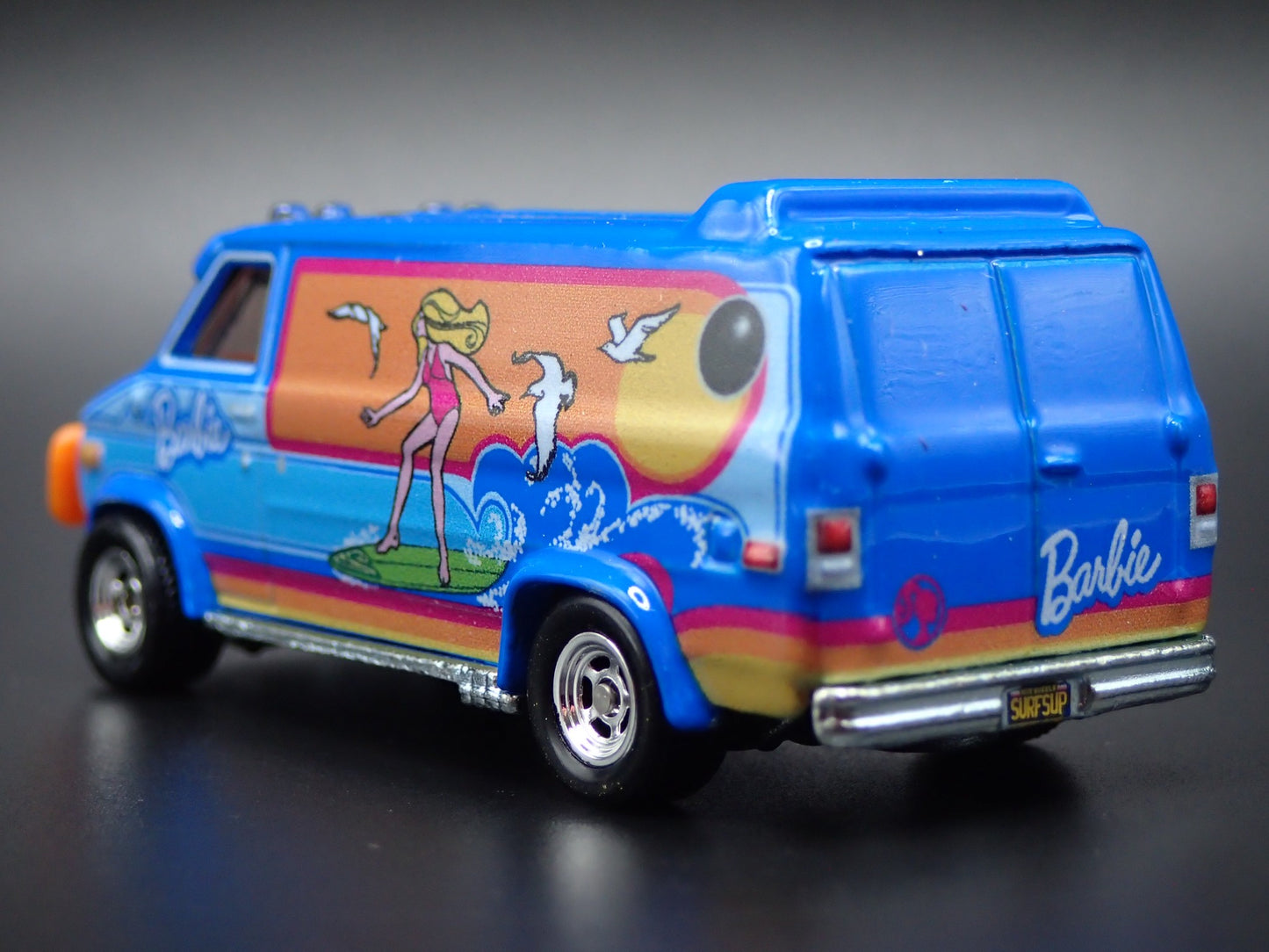1983 83 GMC VANDURA PANEL VAN BARBIE SURF 1/64 SCALE DIORAMA DIECAST MODEL CAR