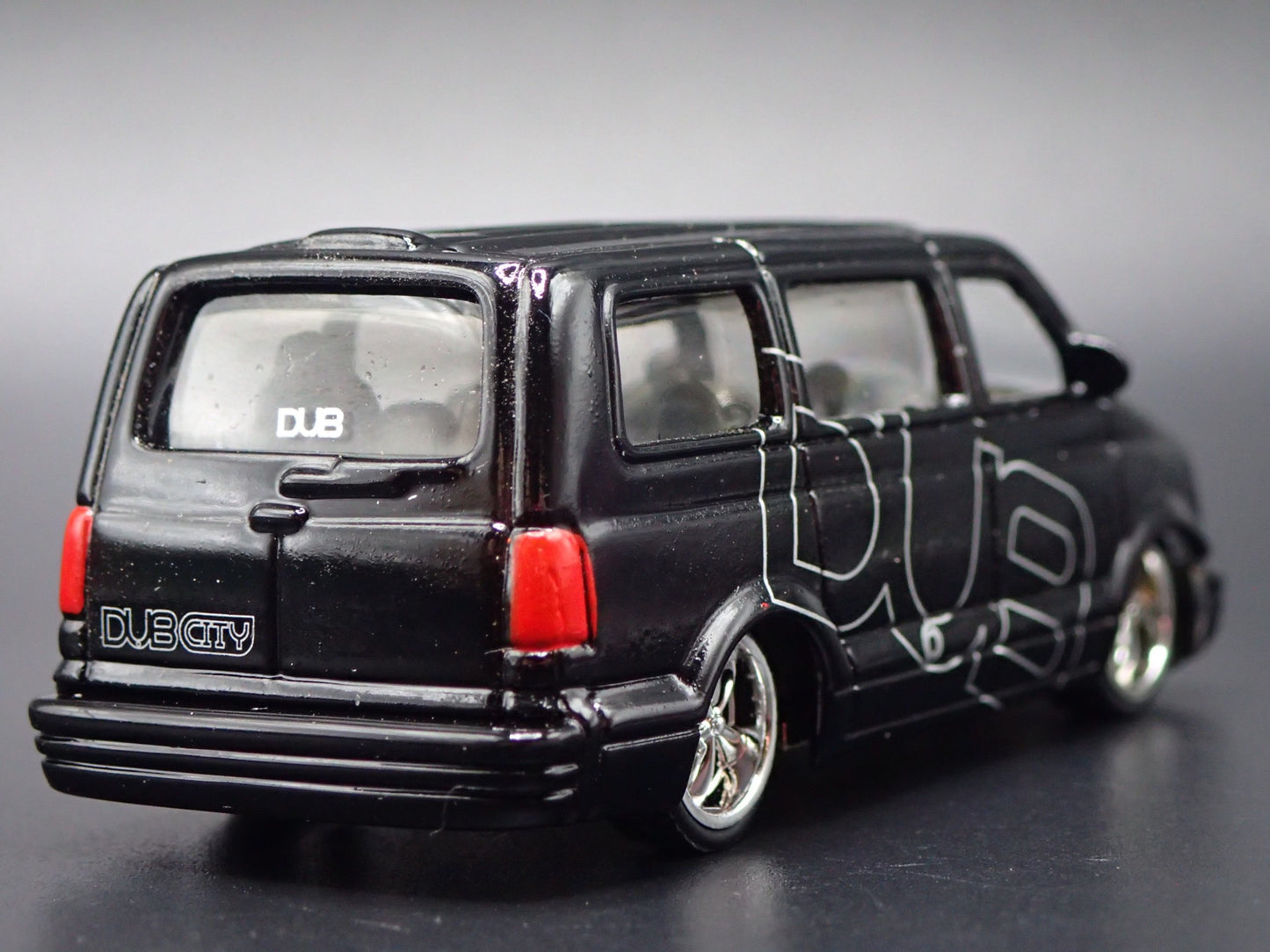 1995-2005 CHEVY CHEVROLET ASTRO VAN 1:64 SCALE COLLECTIBLE DIECAST MODEL CAR