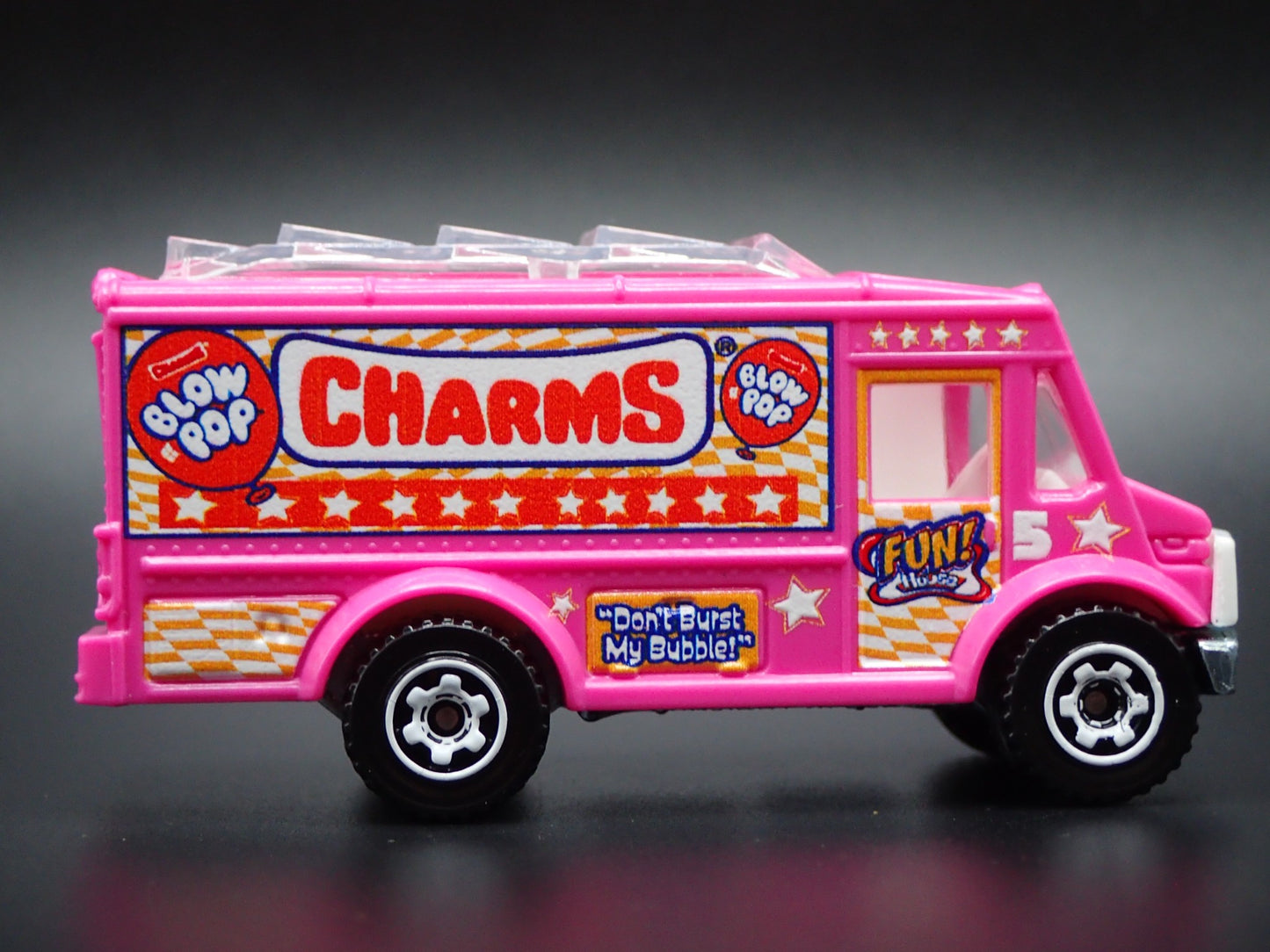 FOOD TRUCK CHARMS CANDY LOLLIPOP PINK 1:64 MB SCALE DIORAMA DIECAST MODEL CAR