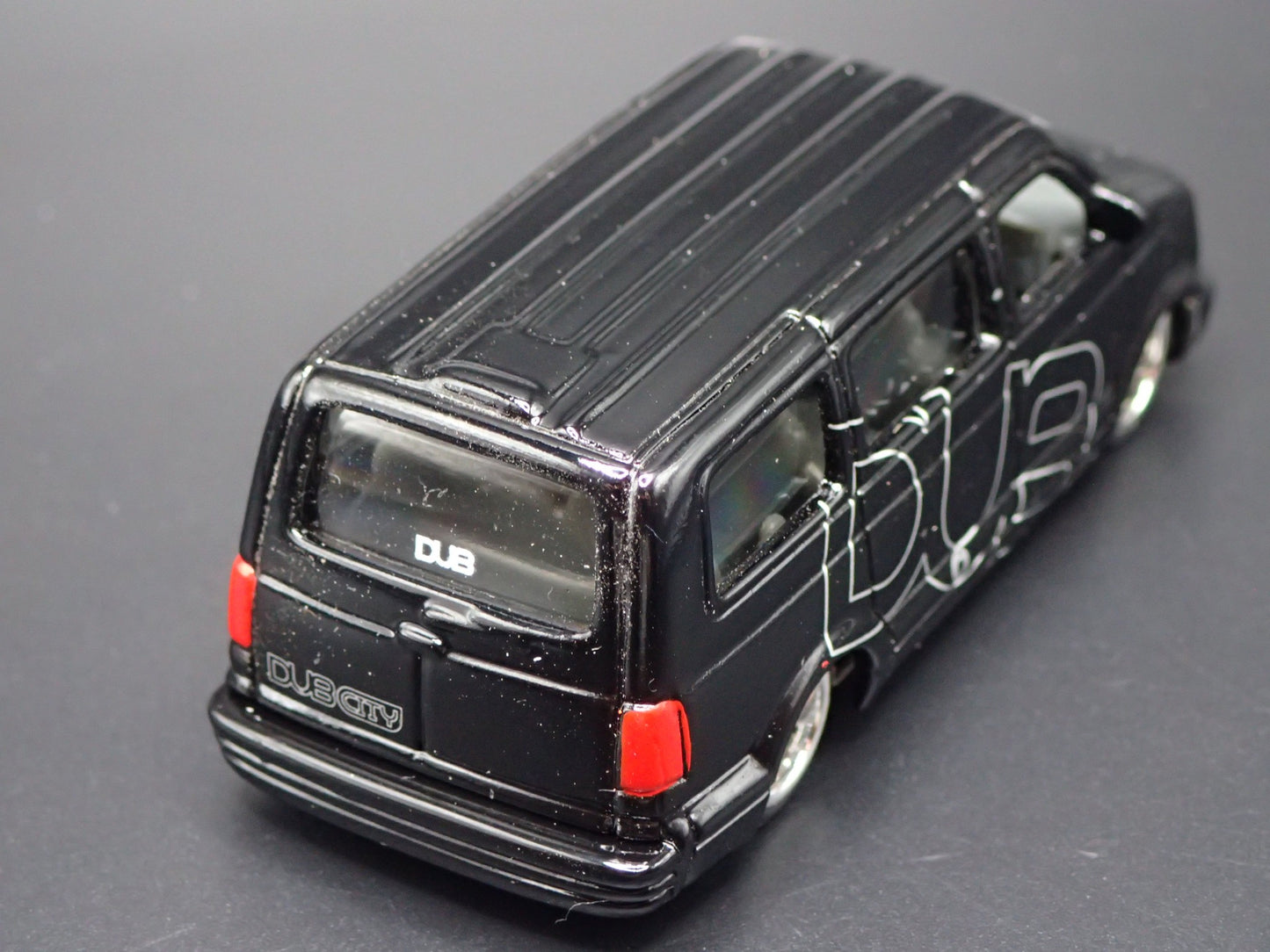 1995-2005 CHEVY CHEVROLET ASTRO VAN 1:64 SCALE COLLECTIBLE DIECAST MODEL CAR