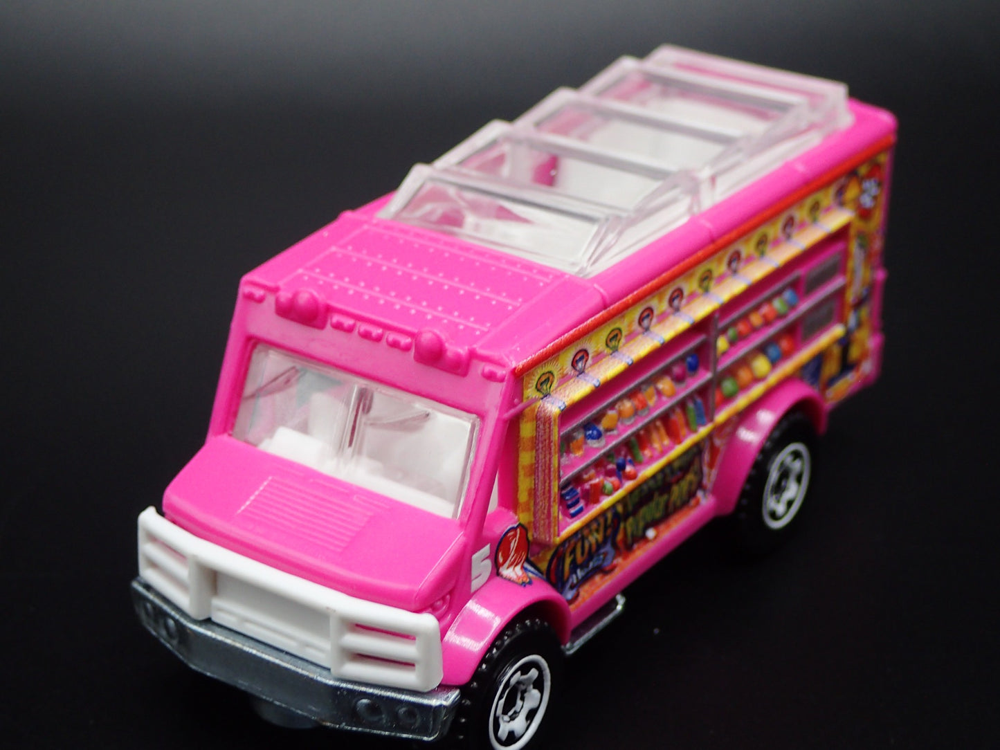 FOOD TRUCK CHARMS CANDY LOLLIPOP PINK 1:64 MB SCALE DIORAMA DIECAST MODEL CAR