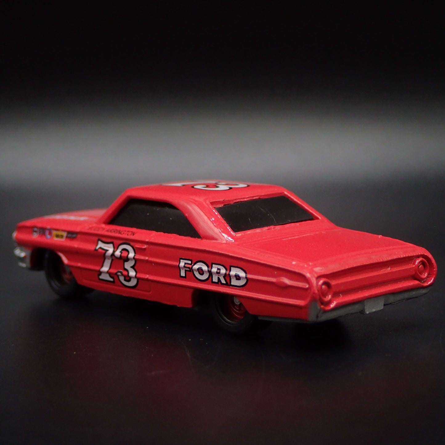 1969 69 FORD TORINO COBRA BUDDY ARRINGTON 73 NASCAR 1:64 SCALE DIECAST MODEL CAR